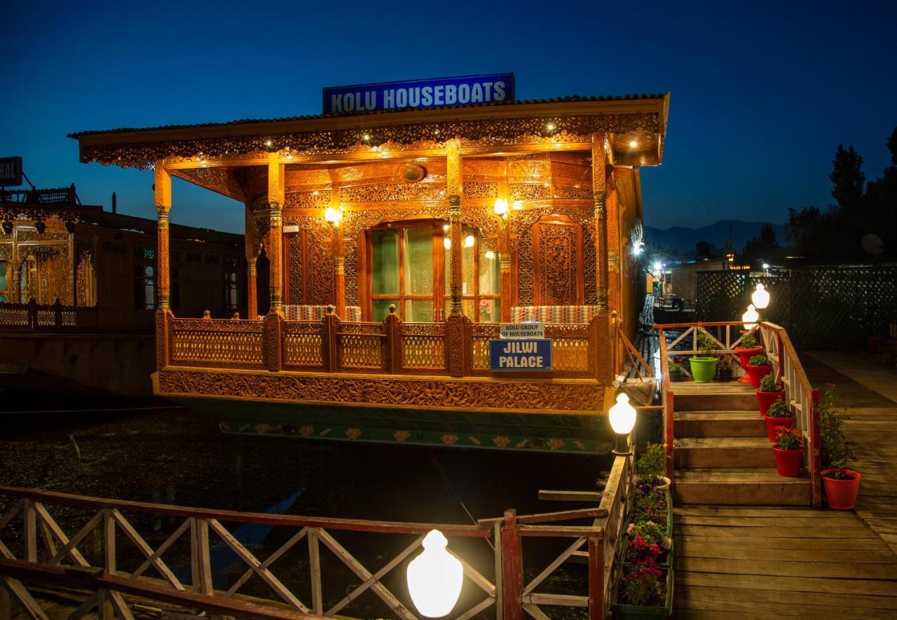 Отель Kolu Group Of Houseboats Сринагар Экстерьер фото